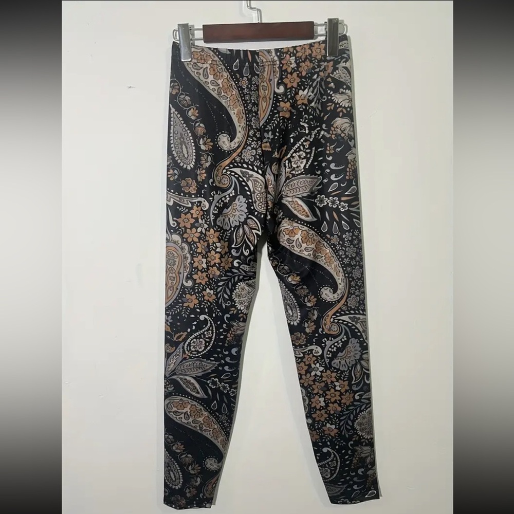 Boho Paisley Print Skinny Leggings - Picture 7 of 9